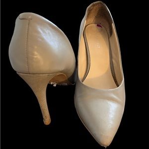 Leather gray heels 8 1/2